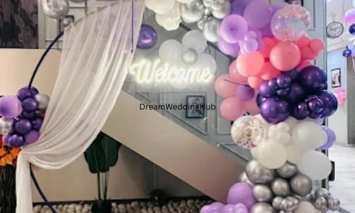 Balloon magician decor